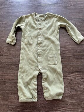 L’oved Baby One Piece Romper Size 6-9 Months